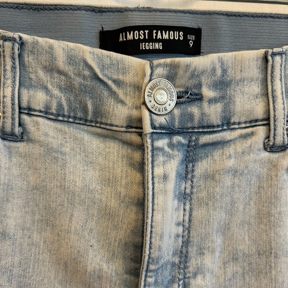 Almost Famous Jeggings - Picture 3 of 4